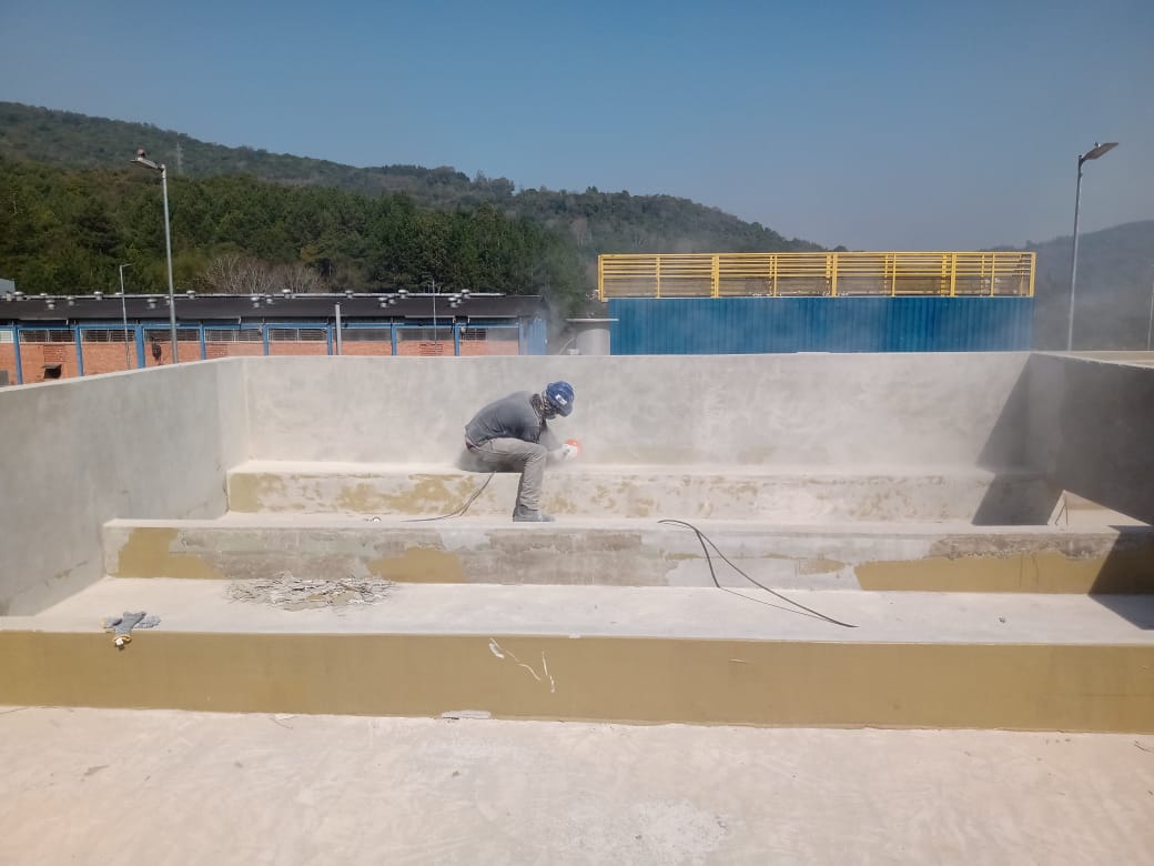 Lixamento mecanizado com rebolo diamantado